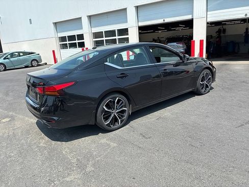 Used 2023 Nissan Altima 2.5 SR w/ SR Premium Package FWD image 8