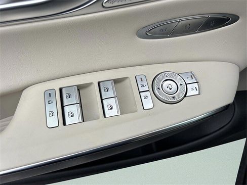 Used 2026 Genesis GV70 2.5T Select image 23