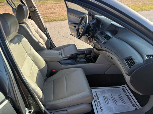Used 2010 Honda Accord LX image 18