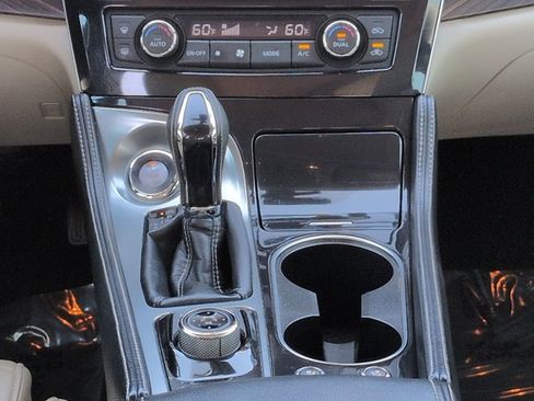 Used 2016 Nissan Maxima Platinum image 19