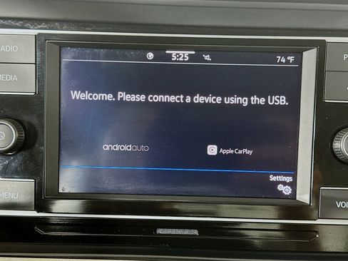 Used 2024 Volkswagen Jetta SE image 22