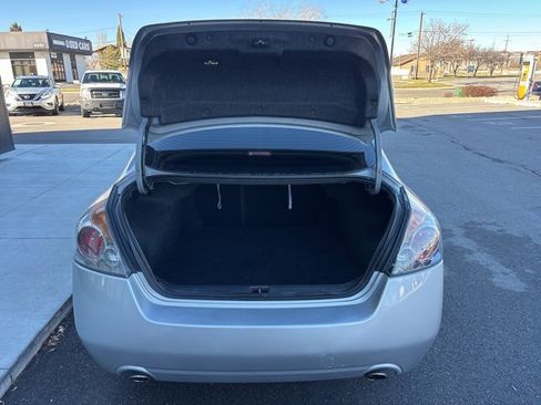 Used 2011 Nissan Altima 3.5 SR image 7