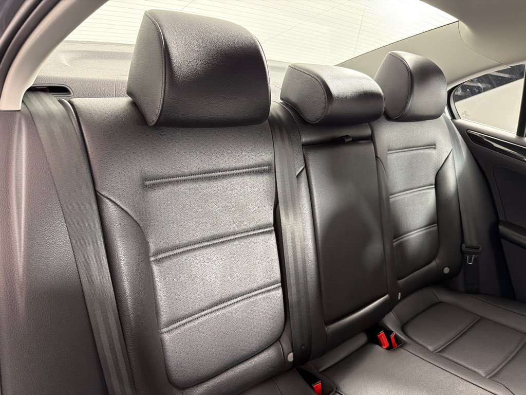 Used 2016 Volkswagen Jetta SEL w/ Lighting Package FWD image 21