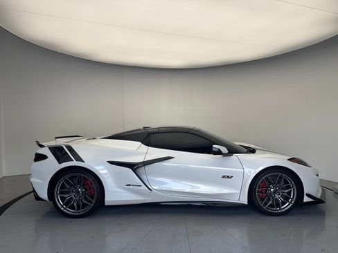Used 2023 Chevrolet Corvette Z06 RWD image 25