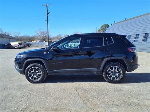 Used 2024 Jeep Compass Trailhawk image 18