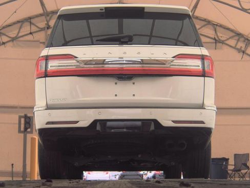 Used 2019 Lincoln Navigator L Reserve AWD/4WD image 12