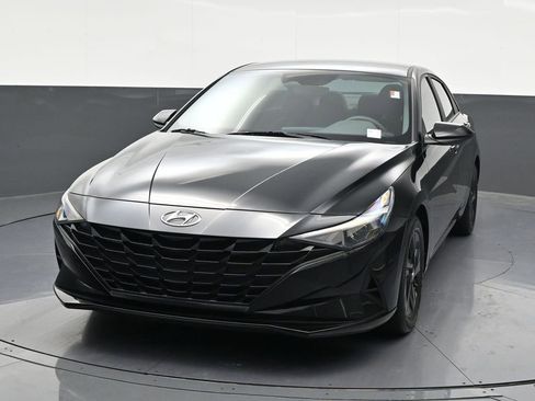 Used 2023 Hyundai Elantra SEL FWD image 9