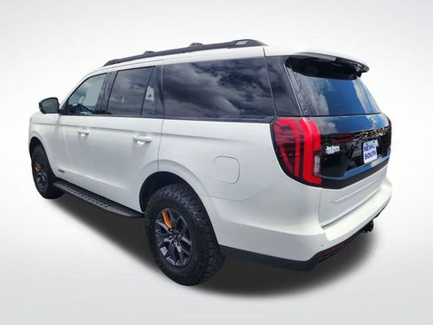 Used 2025 Ford Expedition Platinum w/ Driver's Package AWD/4WD image 3