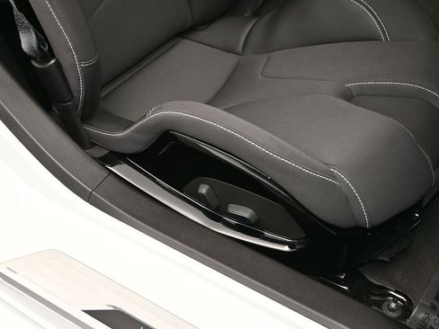 Used 2024 Chevrolet Corvette Stingray Convertible w/ Z51 Performance Package image 38