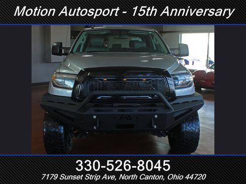 Used 2012 Toyota Tundra 4x4 CrewMax image 4