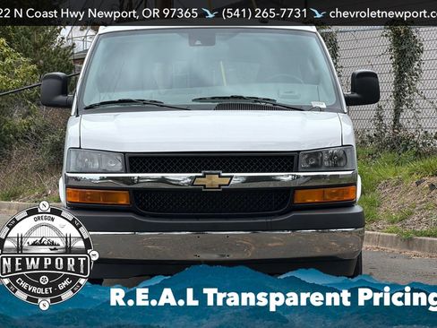 Used 2024 Chevrolet Express 3500 LT w/ LT Preferred Equipment Group RWD image 9