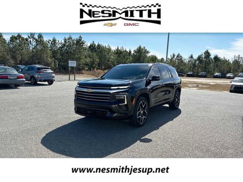 Used 2025 Chevrolet Traverse High Country w/ LPO, Floor Liner Package image 1