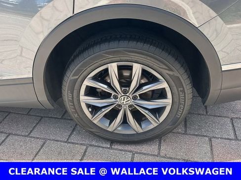 Certified 2022 Volkswagen Tiguan SE FWD image 11