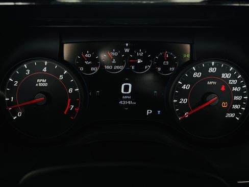 Used 2017 Chevrolet Camaro SS RWD image 48
