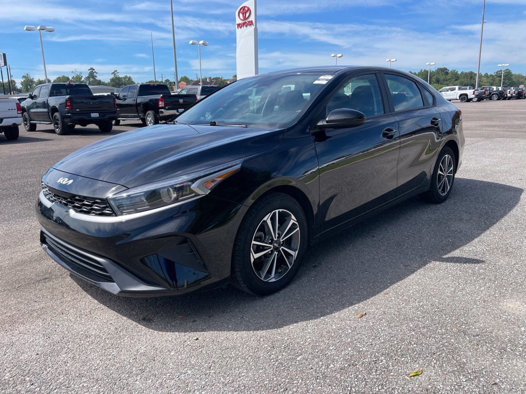 Used 2024 Kia Forte LXS FWD image 3