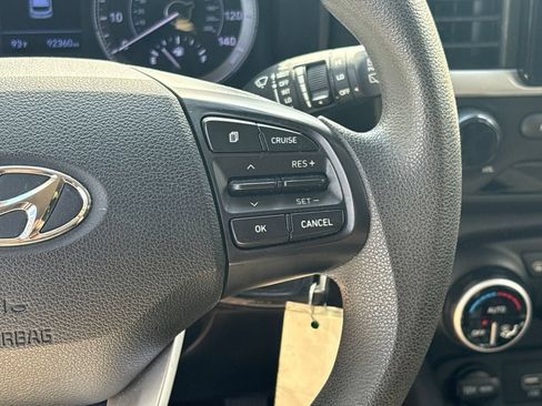 Used 2020 Hyundai Venue SEL FWD image 15