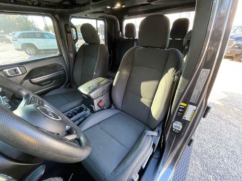 Certified 2021 Jeep Gladiator Sport image 9