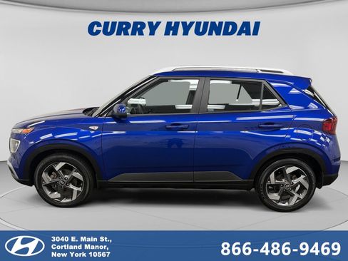 Used 2023 Hyundai Venue Limited FWD image 2