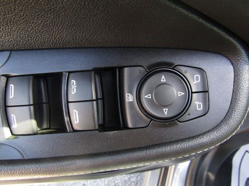 Used 2020 Buick Encore GX Select w/ Sport Touring Package FWD image 11