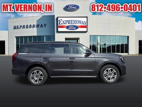 Used 2025 Ford Expedition Active AWD/4WD image 13