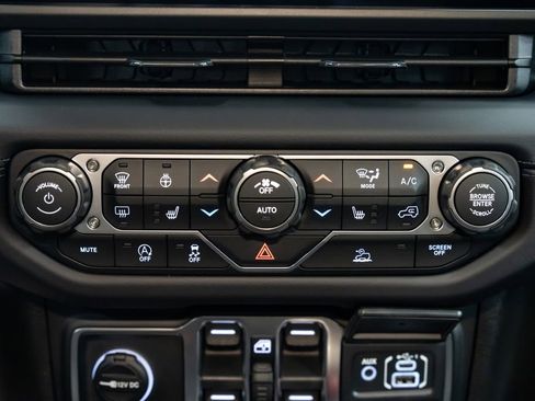 New 2026 Jeep Gladiator Mojave image 12