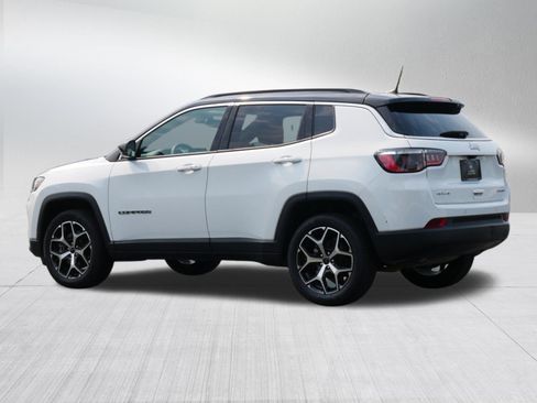 Used 2025 Jeep Compass Limited AWD/4WD image 4
