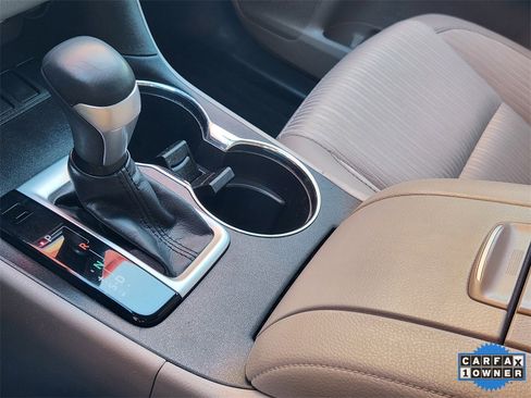 Used 2019 Toyota Highlander LE image 22