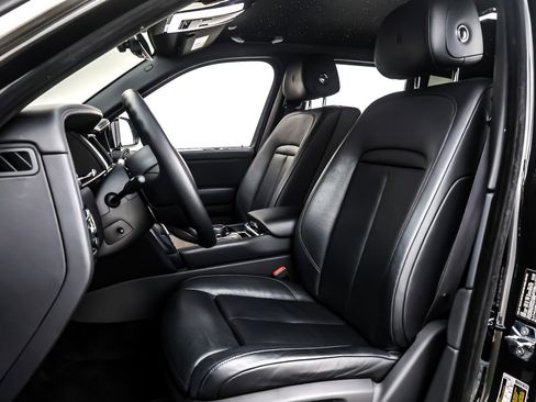 Used 2024 Rolls-Royce Cullinan image 17