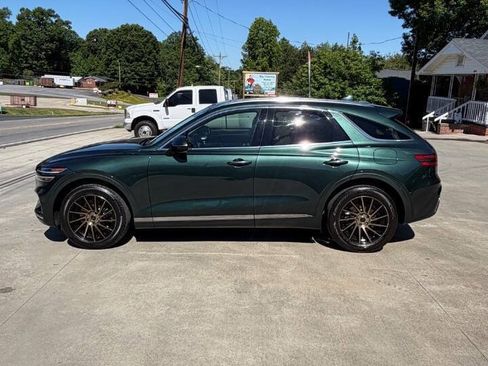 Used 2022 Genesis GV70 2.5T w/ Select Package AWD/4WD image 3