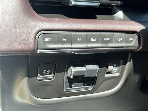 Used 2023 Cadillac Escalade Premium Luxury Platinum AWD/4WD image 29