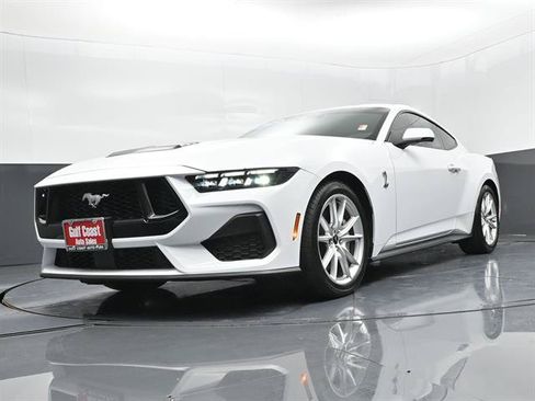 Used 2025 Ford Mustang GT Premium RWD image 28