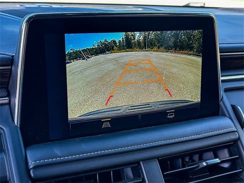 Used 2024 Chevrolet Suburban Premier image 21