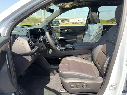 New 2026 Chevrolet Traverse High Country w/ LPO, Floor Liner Package AWD/4WD image 17