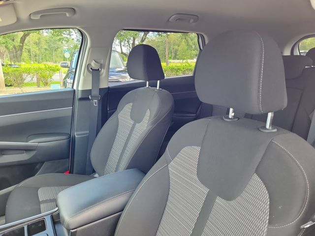 Used 2023 Kia Sorento LX FWD image 19