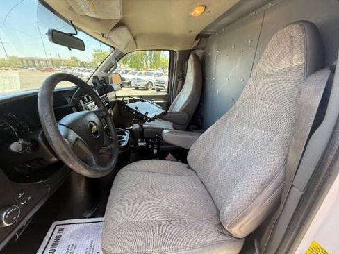 Used 2021 Chevrolet Express 2500 RWD image 14