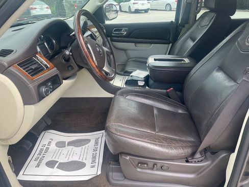 Used 2013 Cadillac Escalade Platinum AWD/4WD image 5