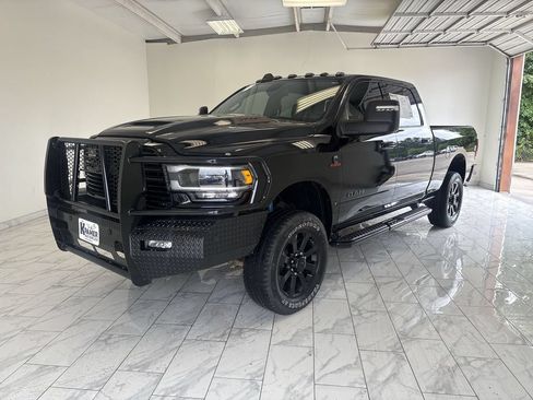 Used 2024 RAM 2500 Laramie w/ Night Edition AWD/4WD image 4