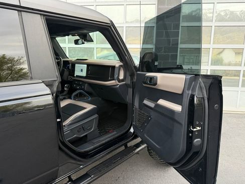 Used 2022 Ford Bronco Wildtrak image 19