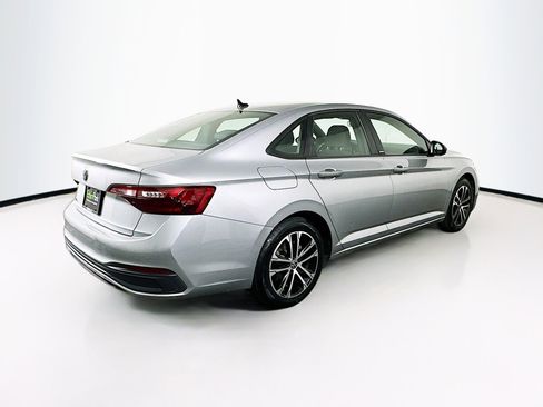 Used 2024 Volkswagen Jetta Sport image 9