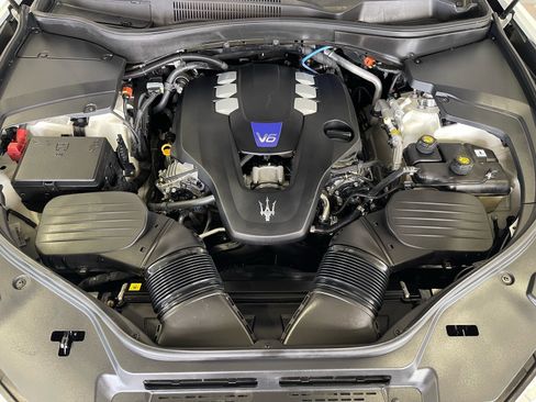 Used 2022 Maserati Levante Modena AWD/4WD image 19