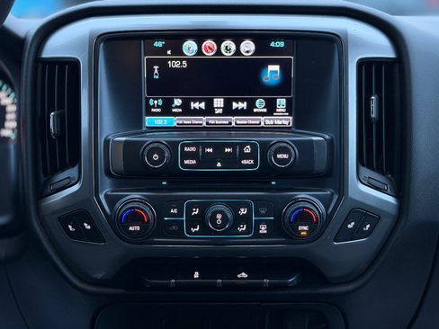 Used 2017 Chevrolet Silverado 2500 LT w/ LT Convenience Package image 11