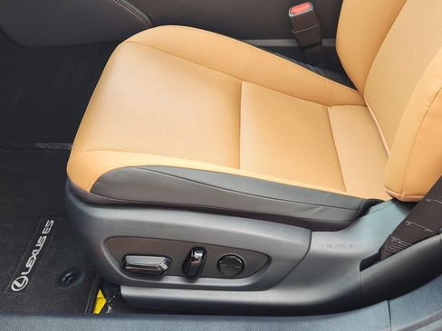 Certified 2024 Lexus ES 350 w/ Premium Package FWD image 23