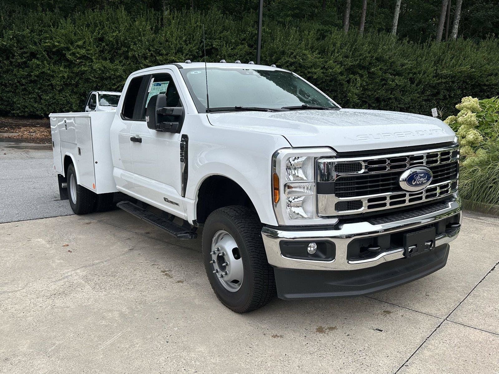 New 2025 Ford F350 XL w/ XL Chrome Package AWD/4WD image 1