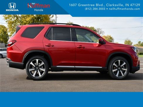 New 2025 Honda Pilot Touring image 8