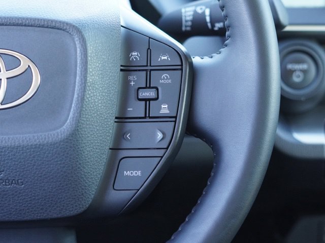 Certified 2025 Toyota Prius LE FWD image 20