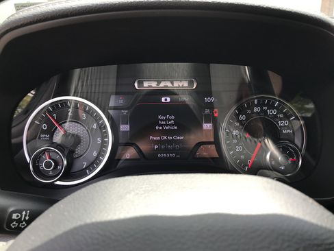 Used 2023 RAM 1500 Laramie AWD/4WD image 18