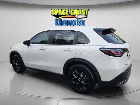 Used 2025 Honda HR-V Sport image 7