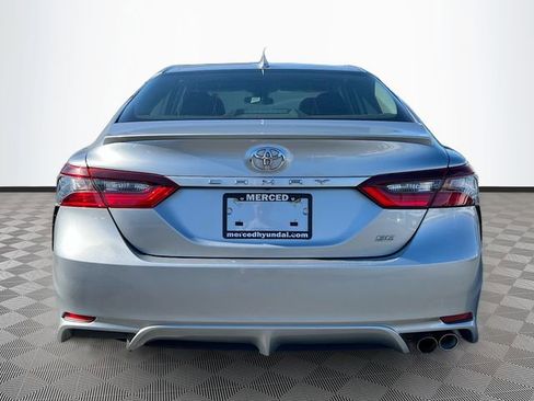 Used 2022 Toyota Camry SE FWD image 6