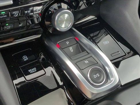 Used 2024 Acura MDX SH-AWD w/ Technology Package image 12