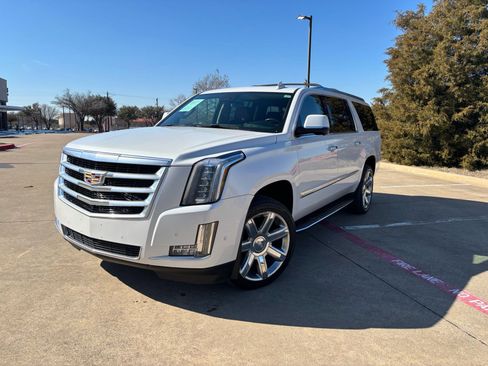 Used 2020 Cadillac Escalade ESV Luxury image 1